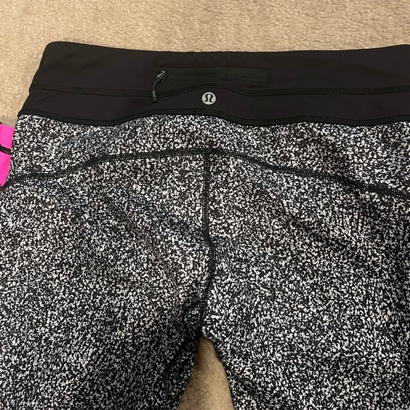 lululemon leggings - Picture 2 of 3